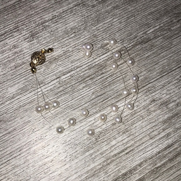 Three strand pearl bracelet - Picture 2 of 4